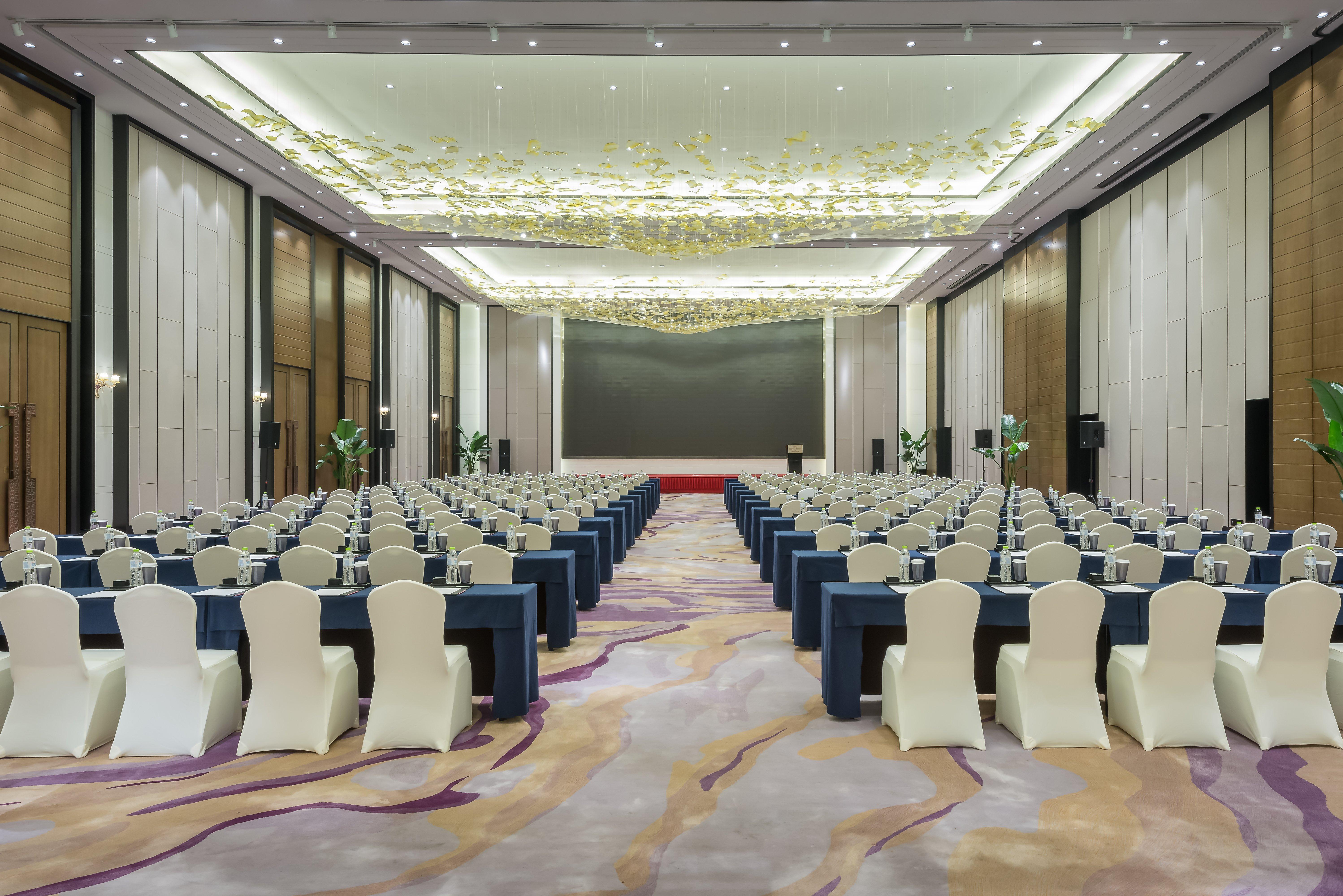 Crowne Plaza Yibin By Ihg Hotel Exterior foto